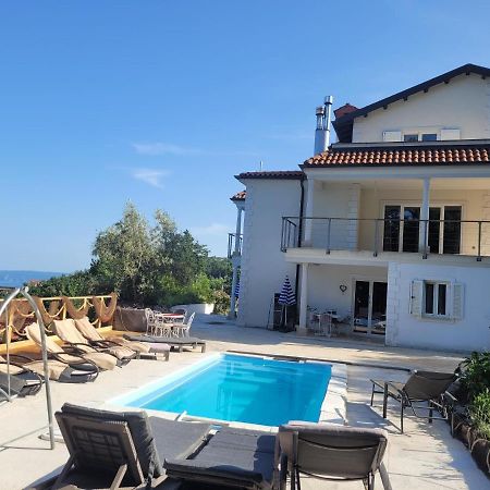 Apartments Chiara Mit Meerblick Und Pool Und Jacuzzi Lovran Extérieur photo