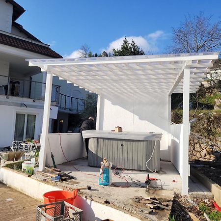 Apartments Chiara Mit Meerblick Und Pool Und Jacuzzi Lovran Extérieur photo