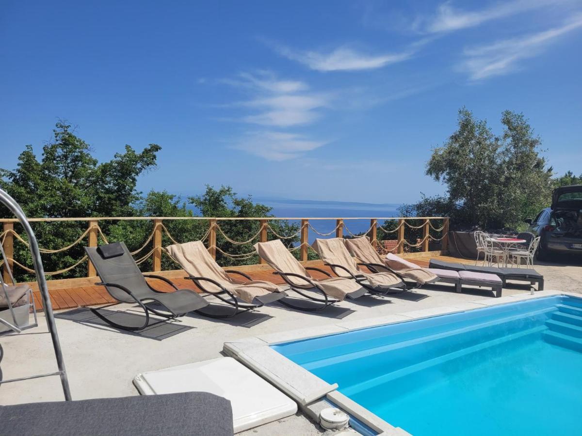 Apartments Chiara Mit Meerblick Und Pool Und Jacuzzi Lovran Extérieur photo