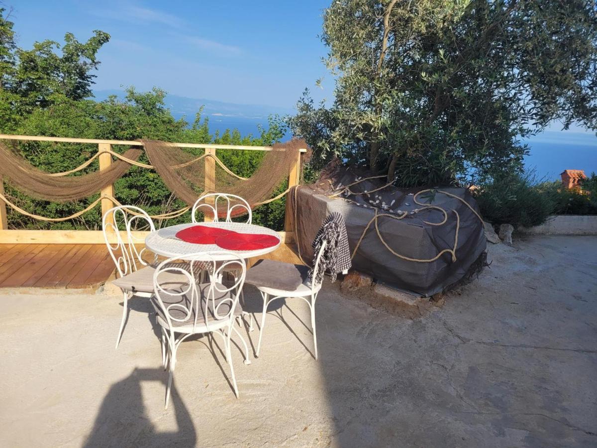 Apartments Chiara Mit Meerblick Und Pool Und Jacuzzi Lovran Extérieur photo