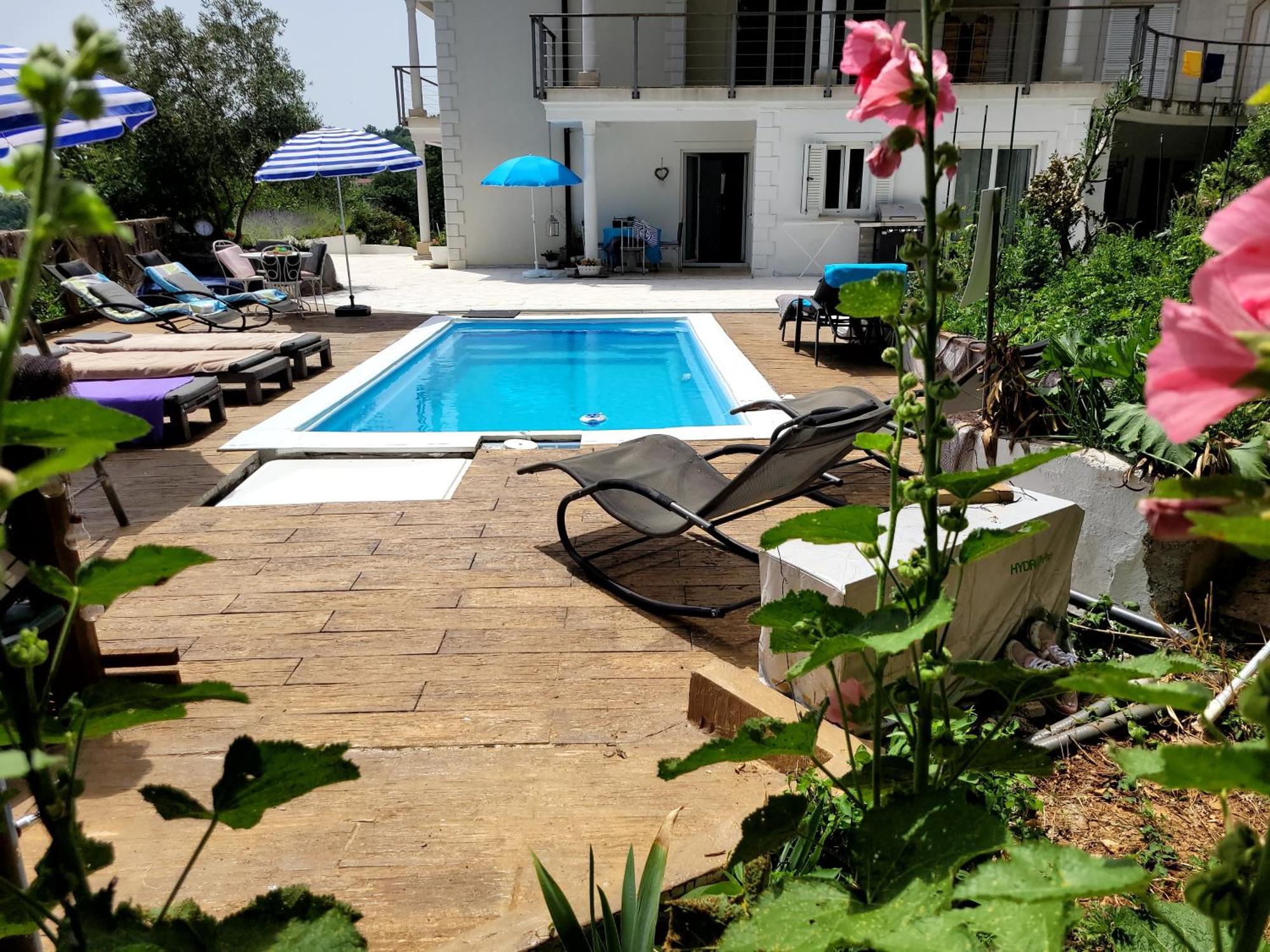 Apartments Chiara Mit Meerblick Und Pool Und Jacuzzi Lovran Extérieur photo